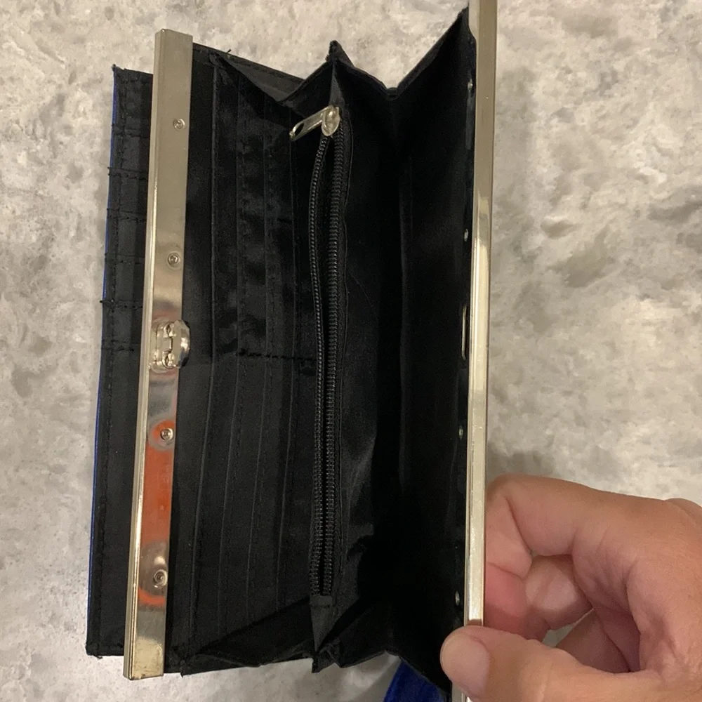 Wristlet - Picture 4 of 4